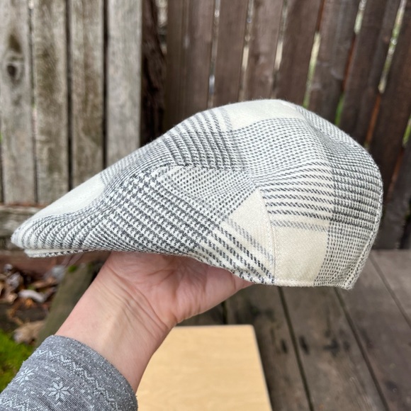 Anthony Peto Wool Plaid Flat Cap in Cream & Gray Sz 58 - Picture 2 of 14